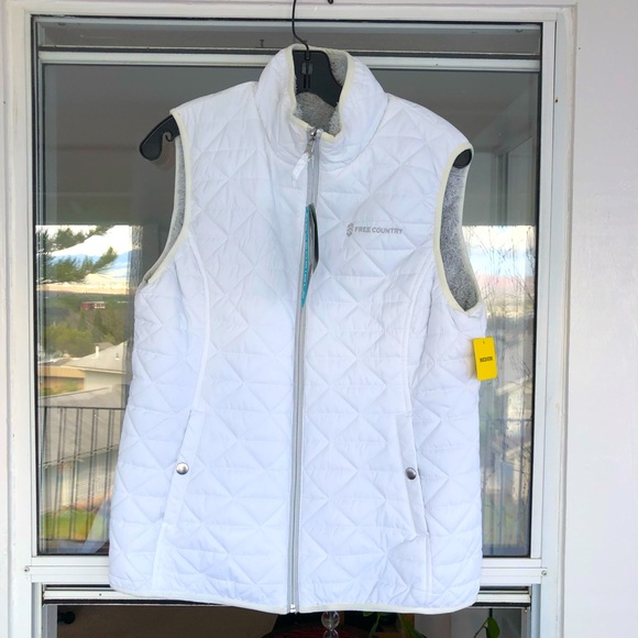 Free Country Jackets & Blazers - NWT Women’s Reversible White/Grey To Pile Vest Size M